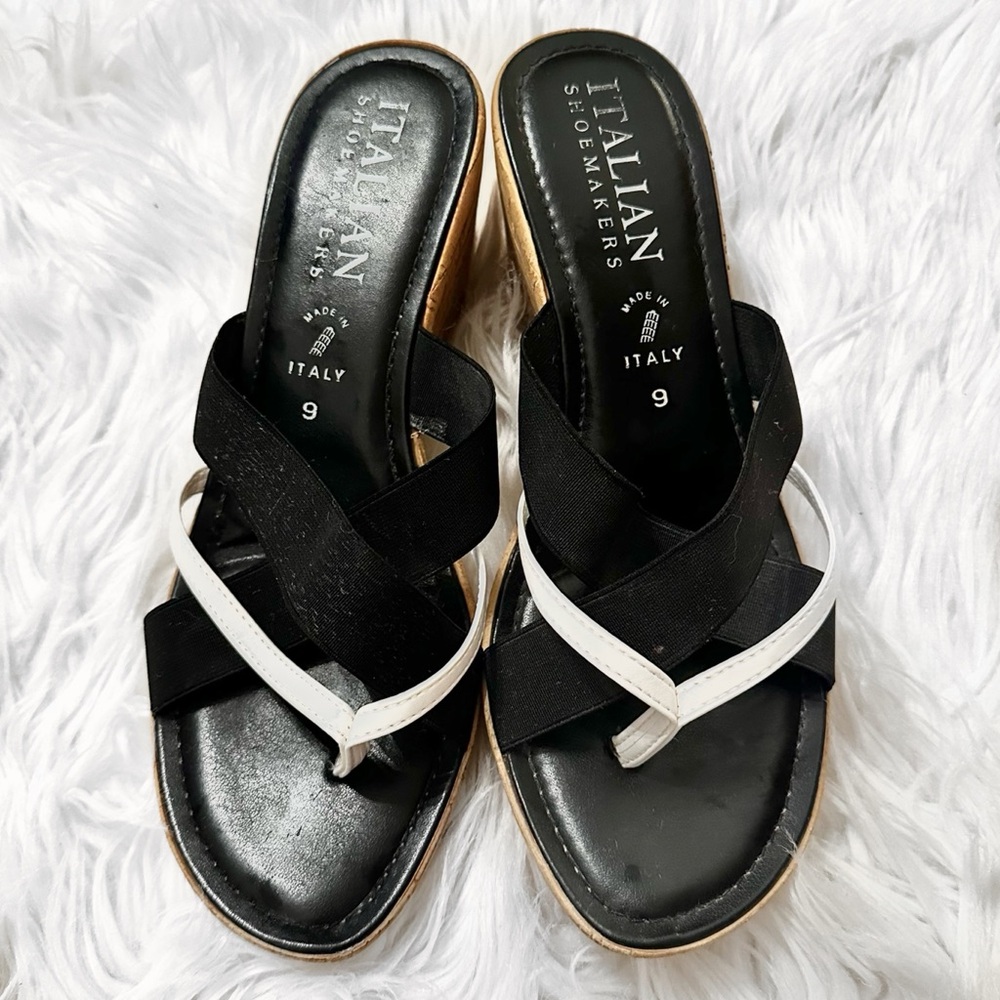 Women’s Italian Shoemakers Black White Strappy Wedge Sandals Size 9